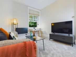 London Charm at Charleville Apartment
